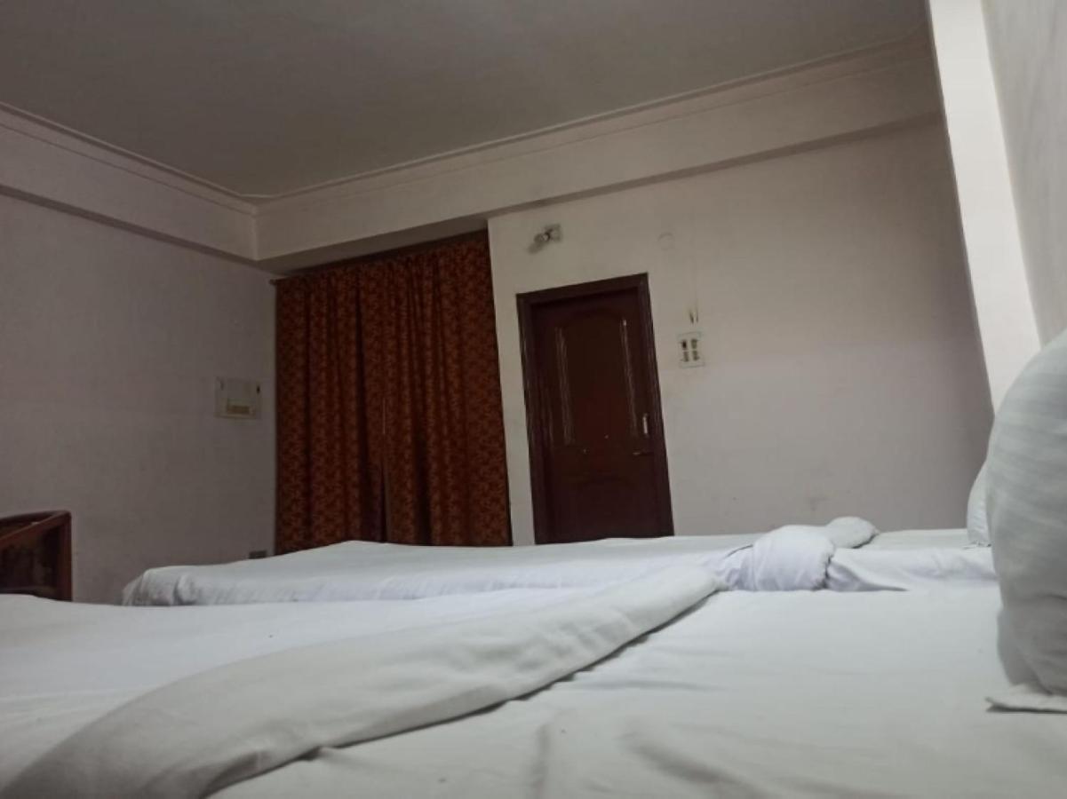 Oyo 80830 Hotel Buddha International Bodh Gaya Exterior photo